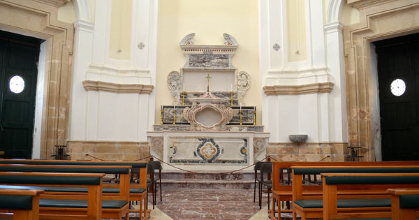 SIRACUSA - Chiesa di Santa Lucia, restaurato l'altare