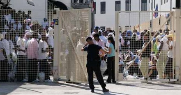 MIGRANTI - Musumeci: Lampedusa sta scoppiando di nuovo
