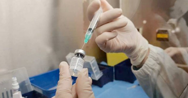 Vaccinazioni anti Covid, al via le prenotazioni per il personale scolastico