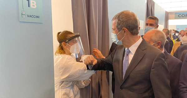 Covid, Musumeci inaugura a Catania il secondo hub regionale per i vaccini