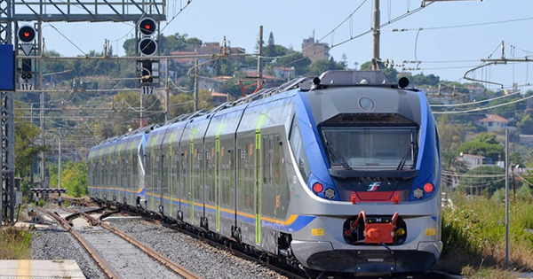 Mobilità, una nuova tariffa per i treni regionali nell'area urbana di Messina