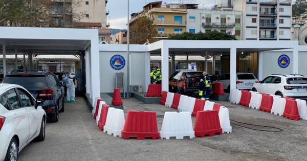 Covid, in aeroporti e porti prorogati i controlli per chi arriva in Sicilia