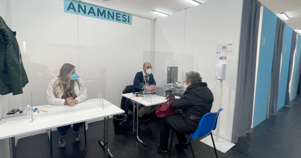 Covid, Razza inaugura a Caltanissetta il quinto hub per la vaccinazione